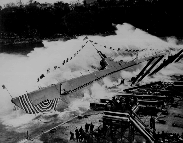 U.S.S. Robalo Launching, 9 May 1943