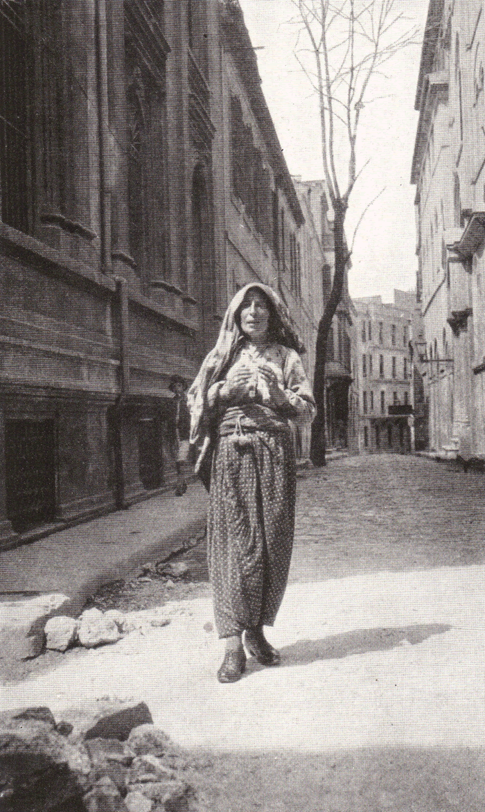 Gypsy Fortune Teller in Turkey