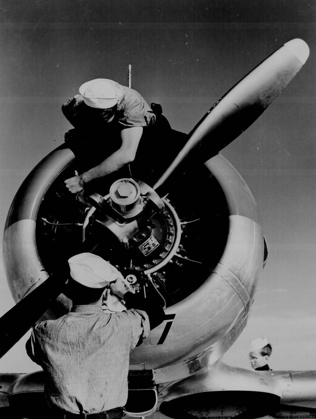 World War II Airplane Mechanics in Texas | Student Handouts